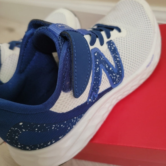 New Balance Boys Fresh Foam Arishi v4 Bungee Lace Sneaker Shoes Size 2.5 M EUC - Picture 4 of 7